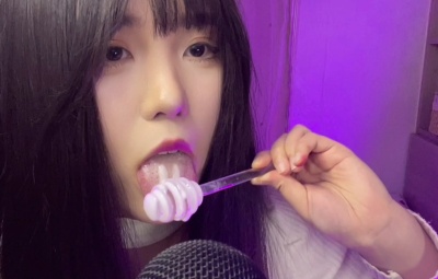 奶油小雾 舔蜂蜜勺酸奶